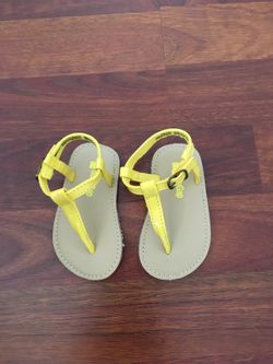 Baby gap sandals 3-6