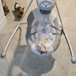 Baby swing. Good condition like new