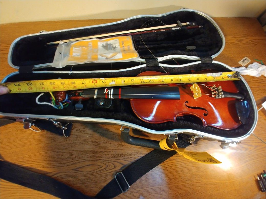 Mendini By Cecilia 4/4 Violin Kit