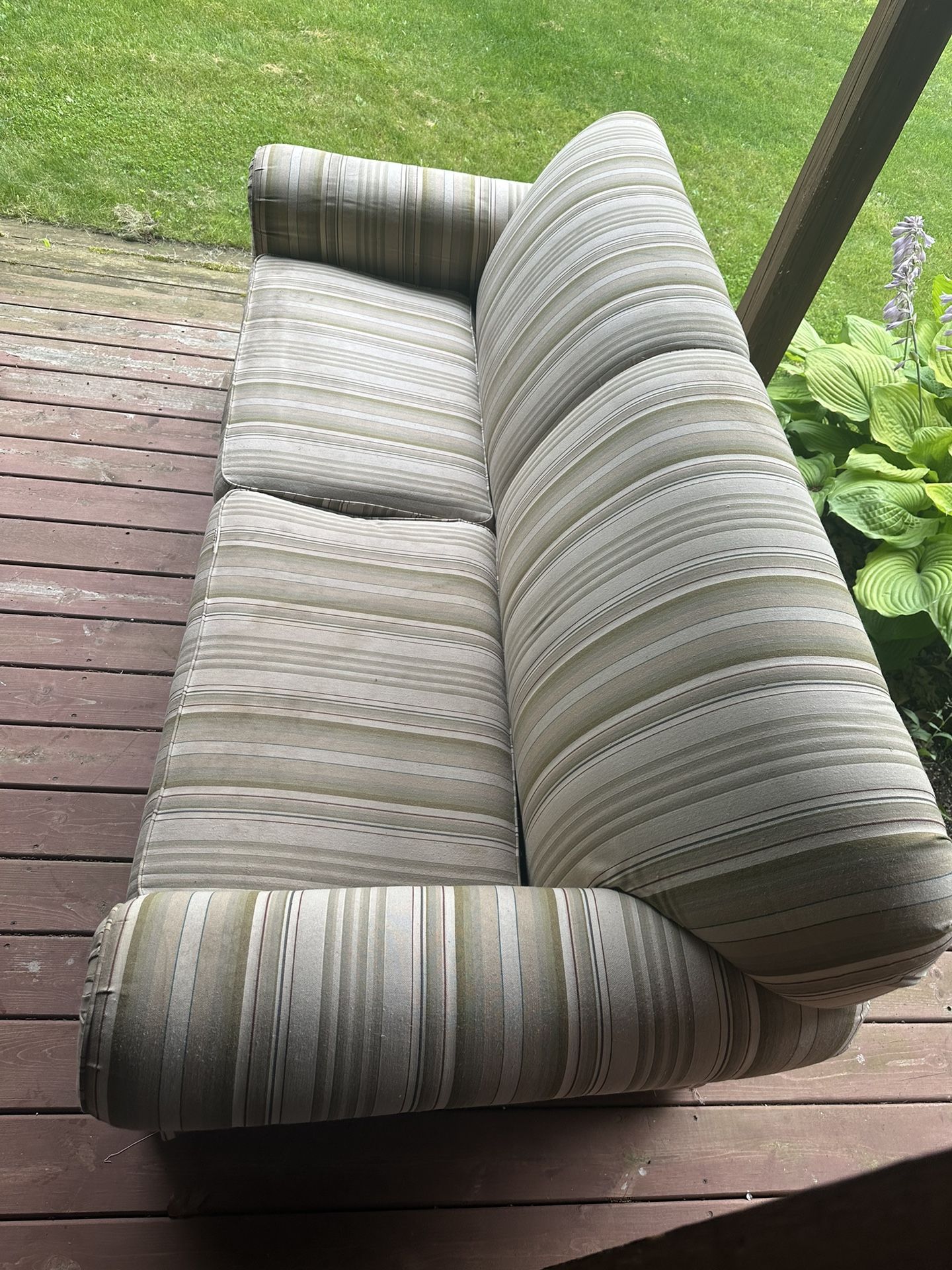 Free Couch With Pull Out Bed