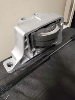2012 mazda 3 engine mount