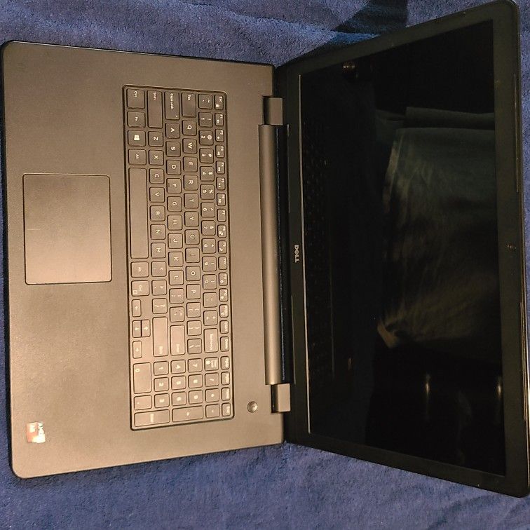 17" Dell Laptop 8gb RAM 1tb 