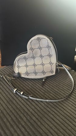 Cosmetic bag