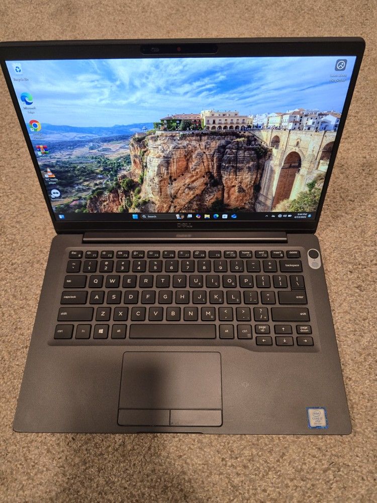 Grade A condition Dell latitude 7400 for sale.