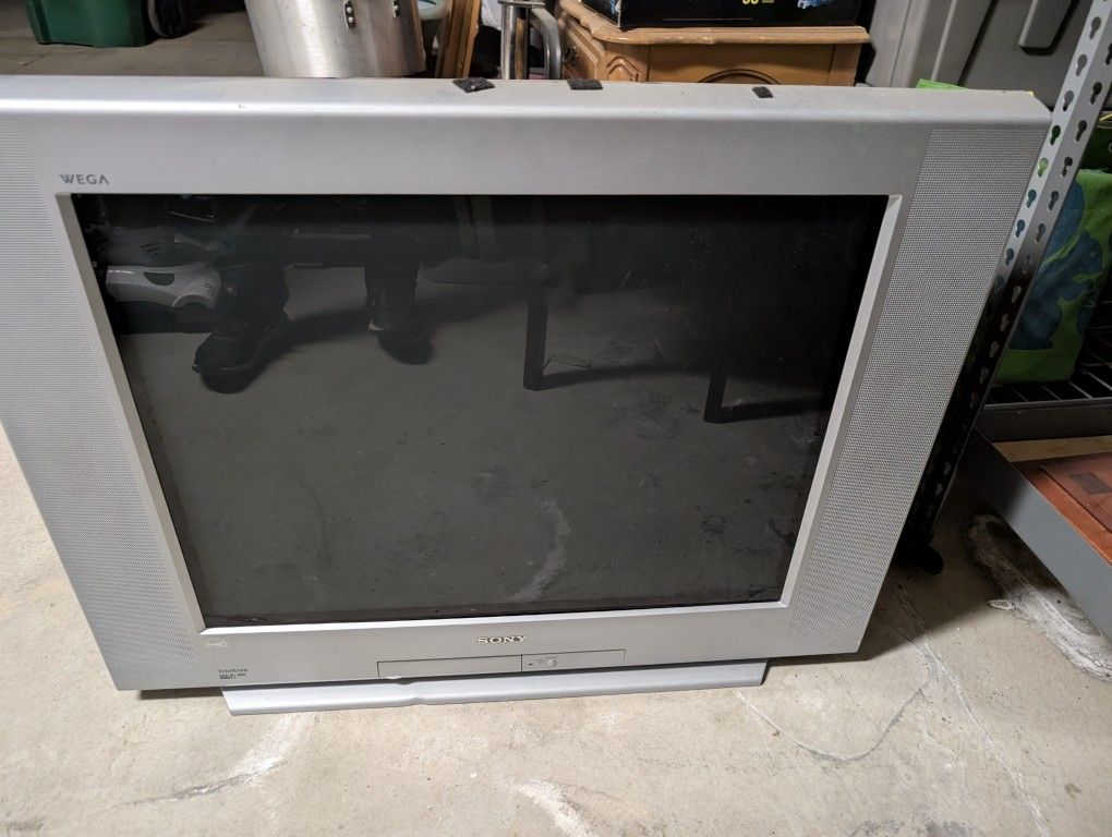 Sony Trinitron 32 Inches Retro Gaming Tv (Pending)