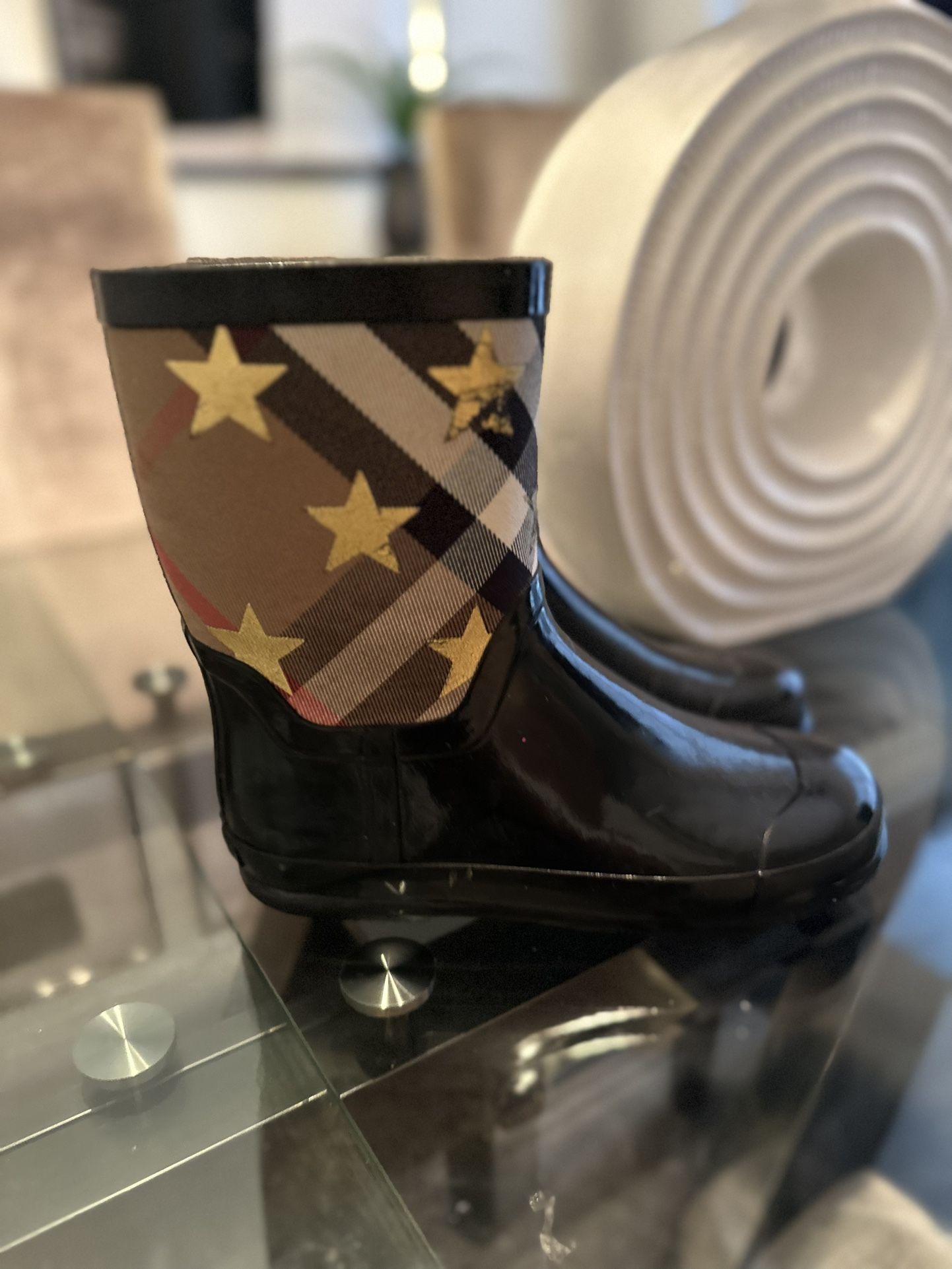 Burberry Rain boots Size 3y