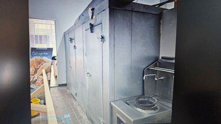 Freezer & refrigerator walkin cooler combo