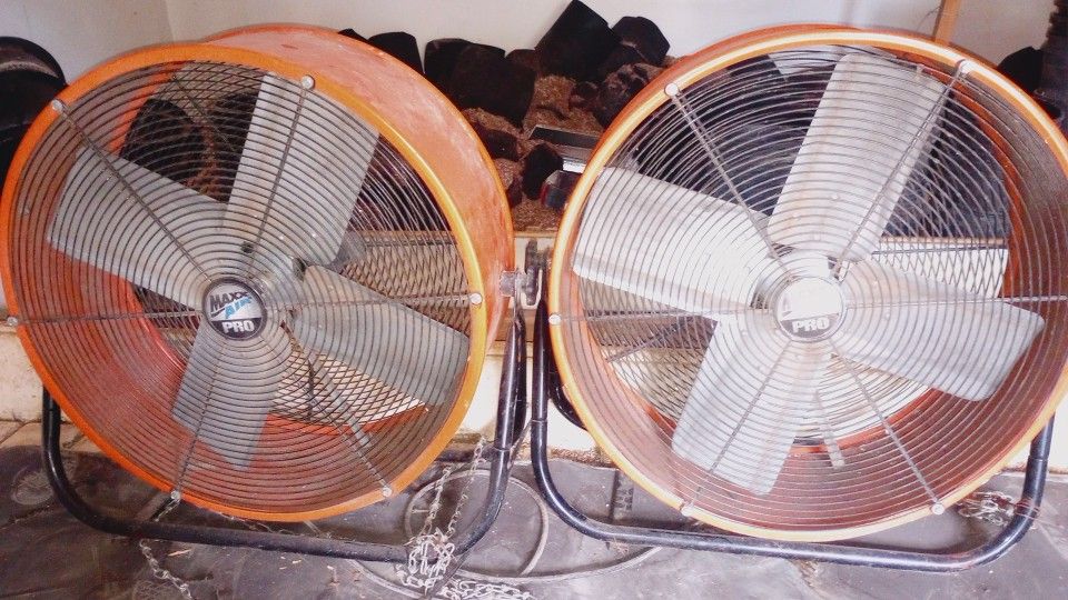 2 Maxx Air Pro 30" Fans