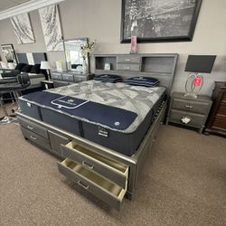 4 Pc King Bedroom Set With Storage 