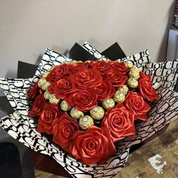 Ramo De Rosas Eternas Con Chocolates Y Luces   