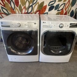 Set Mega Capacity Gas Laundry 