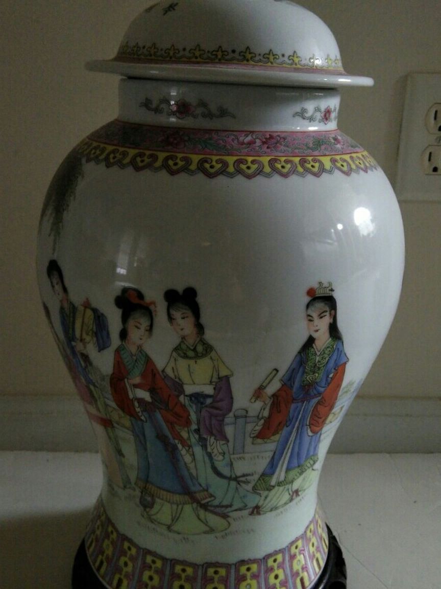 Antique Chinese Porcelain Da Qing Qianlong Nian Zhi Qing Dynasty Jar With Stand