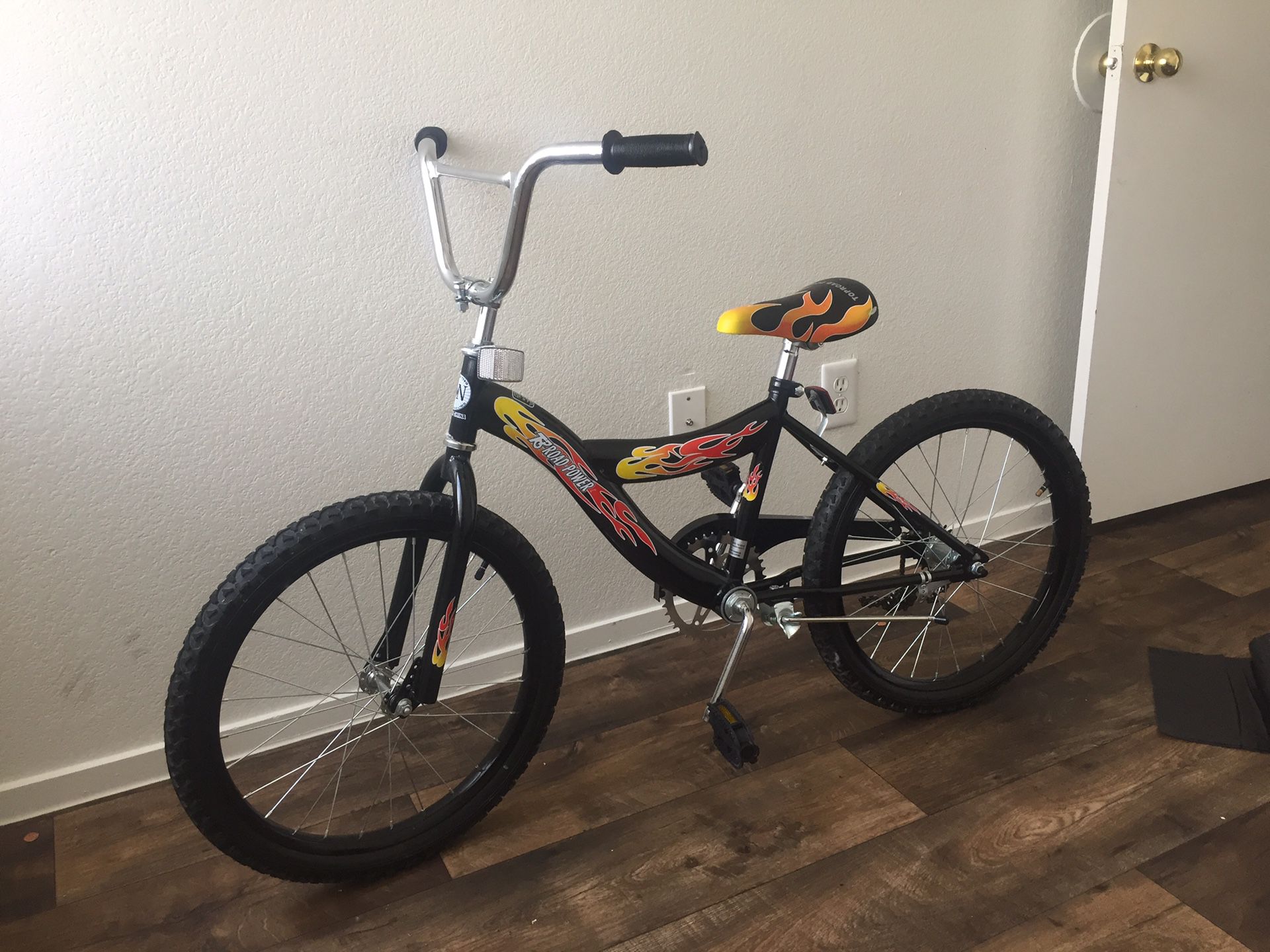 NEW BIKE!! For kids 10yrs old and up.