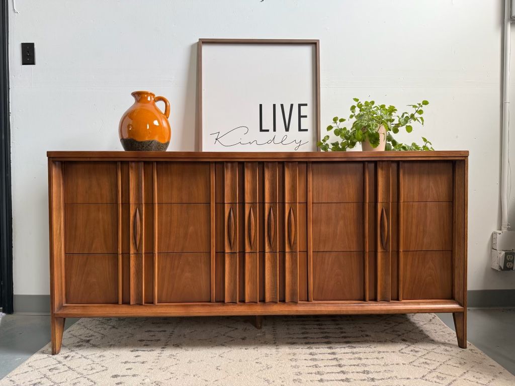 MCM Walnut and Rosewood Thomasville Dresser (Delivery Available)