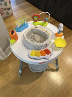 Skip hop Activity Center