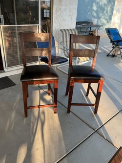 Set of bar chairs