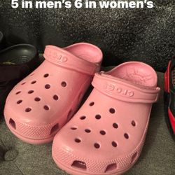 Pink glossy crocs still like new men’s size 5 women’s size 7
