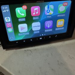 Alpine iLX-W650 double din 7 inch stereo Apple carplay Silverado 