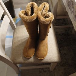 Brand New 4 Button Arnina Women's Boots