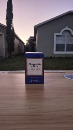 🌿 Abercrombie & Fitch – Authentic Self (1.0 oz)