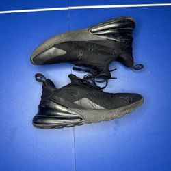 AIR MAX 270 TRIPLE BLACK Sz 6Y LIGHTLY USED/NO BOX
