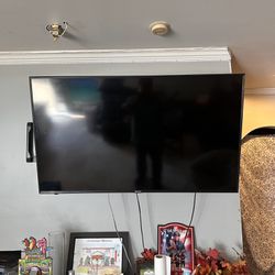 TV - Broken screen