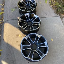 16x6 Chrome Trailer Rims. 3. 