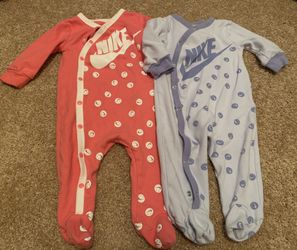 Nike Baby Girls Pack & Play Outfits