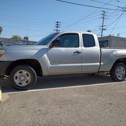 Toyota Tacoma 4 Cylinder Access Cab Original One Owner No Mechanical Issues