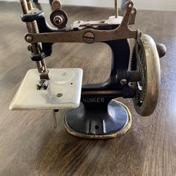 Singer 20 Child Toy Sewing Machine