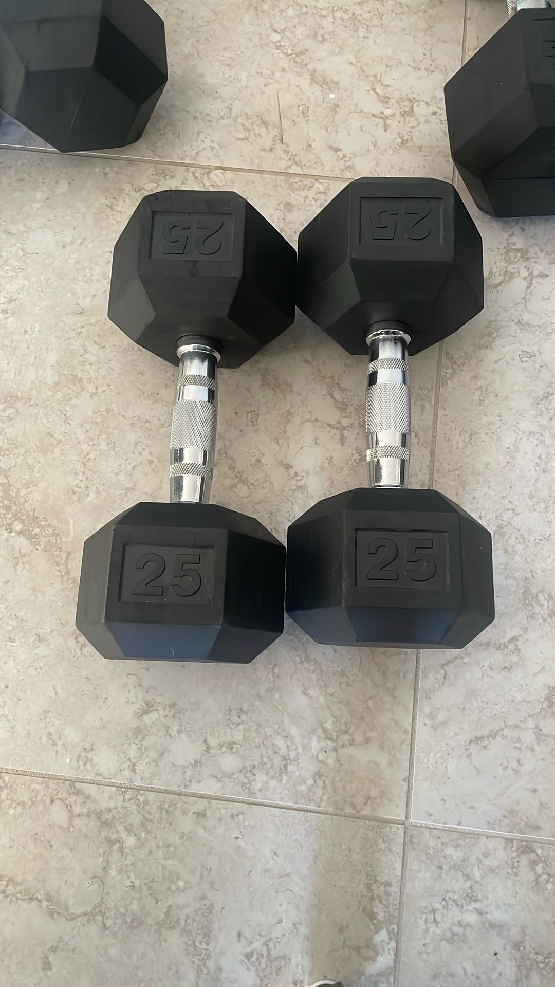 dumbell (25 lbs)