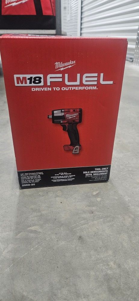 Milwaukee M18 FUEL 1/2 in. Cordless Brushless Impact Wrench Tool Only