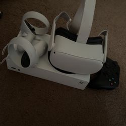 Bundle. Oculus Only 2 Months Old. Xbox Comes With Two Controllers 