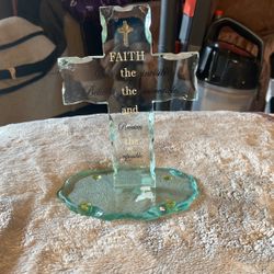Beautiful Glass Cross 8”x6”. Minor Flaw 