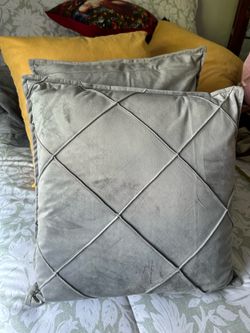Couch pillows with removable covers ( $20 A SET)