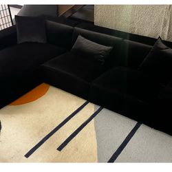Sectional Sofá By Rover Concepts In Great Condition 