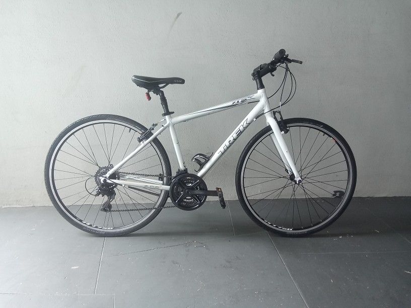 BICYCLE TREK 21 SPEED SIZE 29 BRAND NEW 