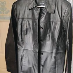 Ladies Leather Jacket L. Like New Condition Pickup Only Cash