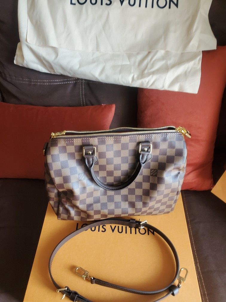 Louis Vuitton Speedy Bag With Strap