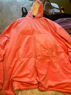 Women’s shoes/clothing/purses