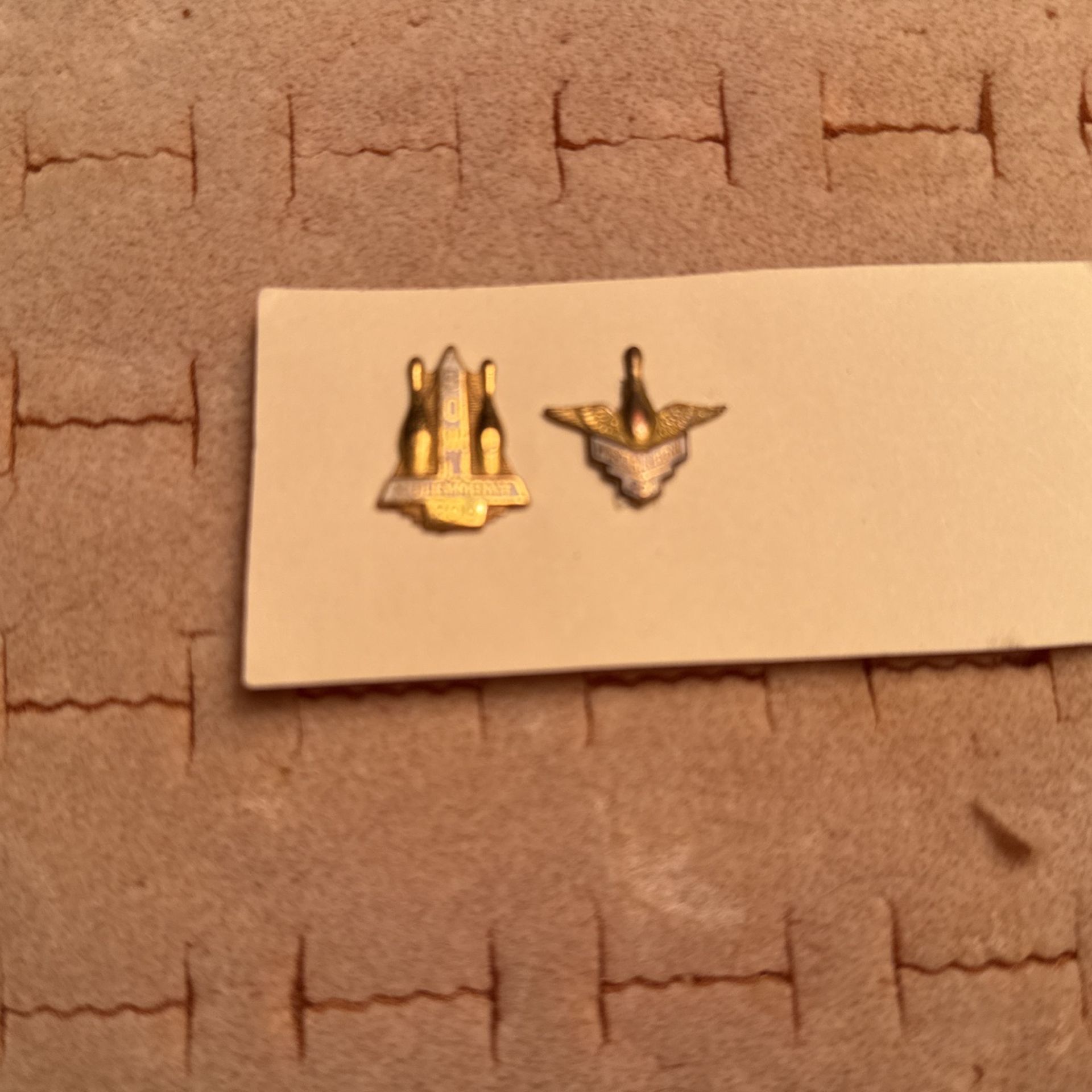 Item 2 VINTAGE bowling Lapel Pins. 19401
