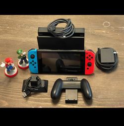 Excellent Condition Nintendo Switch V1 Bundle 128GB!