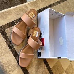 Sandals Mid Heel New.. 6 1/2..$15
