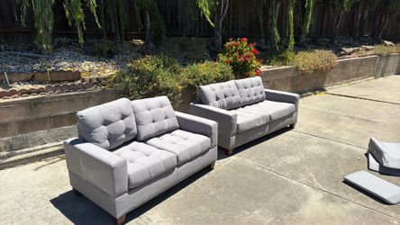 Couch set