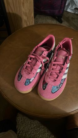 Shoes size 1 in girls