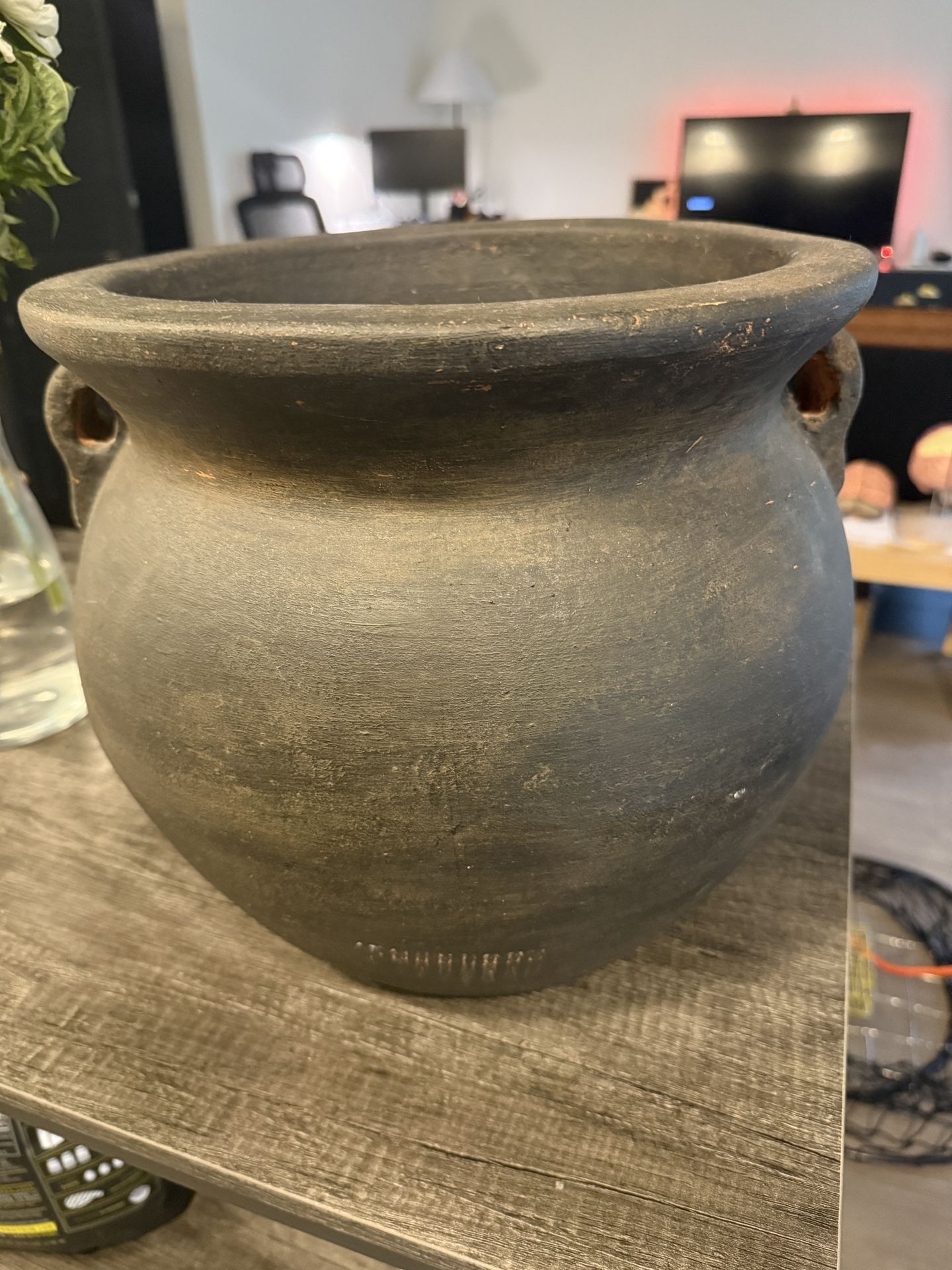 Black Flower Pot