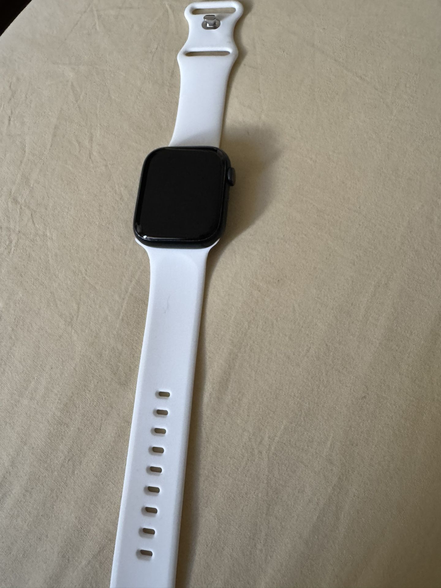 Apple Watch Series 8 (GPS + Cellular)