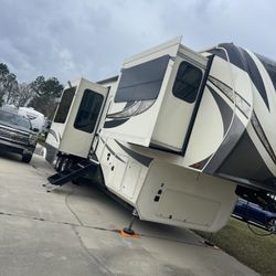 2017 Solitude Camper