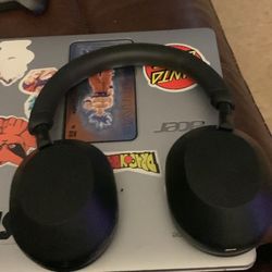 Sony headphones WH-1000XM5