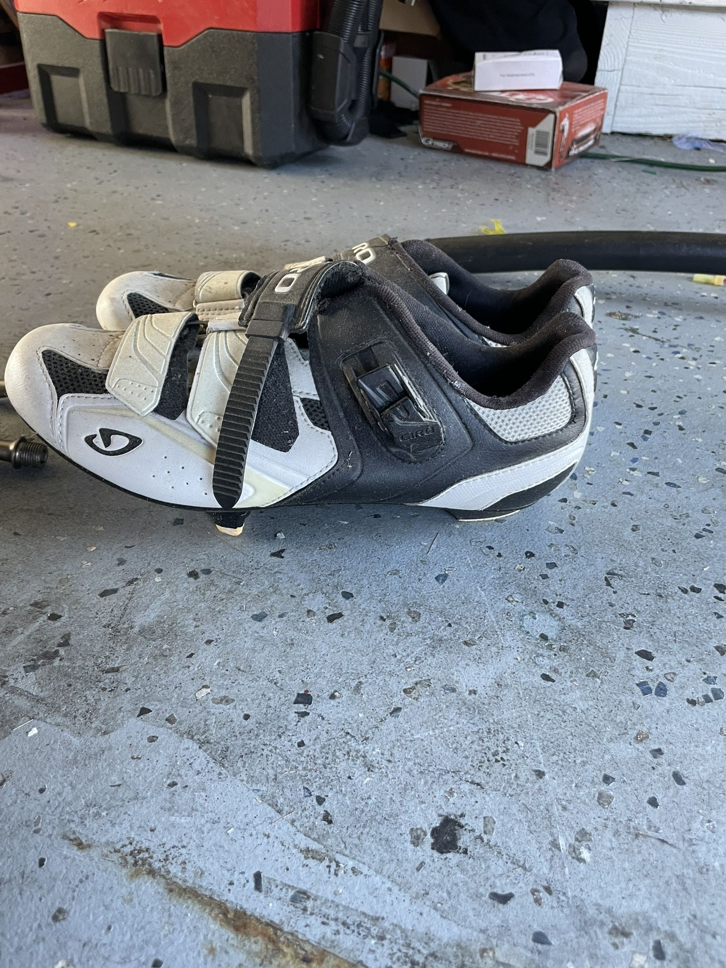 Cycling Shoes And Pedals